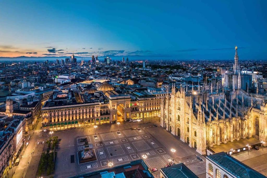 Ferienwohnung Porta Nuova Lusso 8 Minuti Dal Duomo Mailand Exterior foto