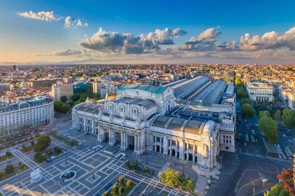 Ferienwohnung Porta Nuova Lusso 8 Minuti Dal Duomo Mailand Exterior foto