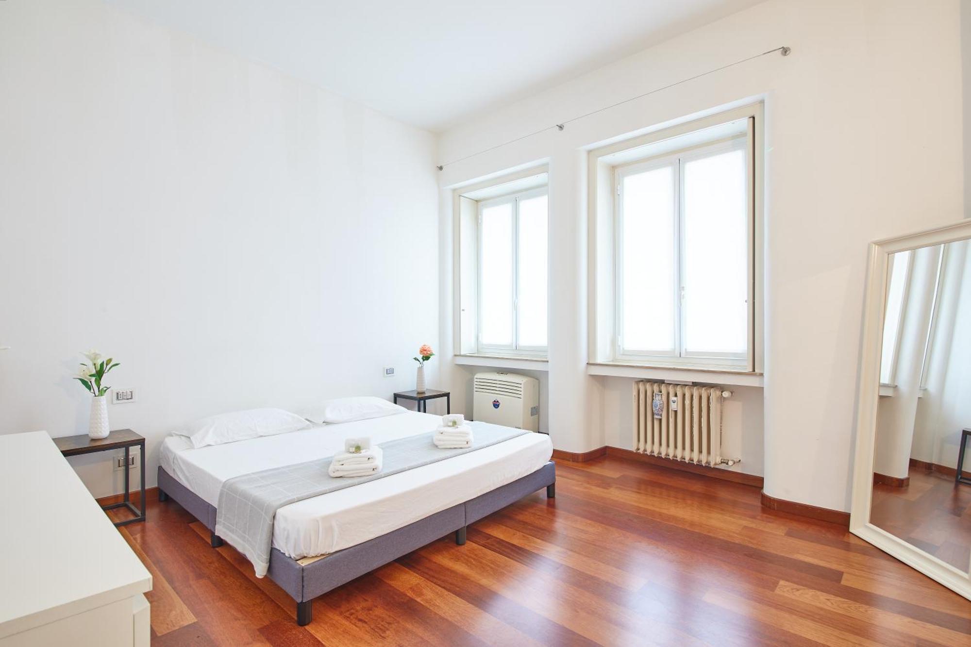 Ferienwohnung Porta Nuova Lusso 8 Minuti Dal Duomo Mailand Exterior foto